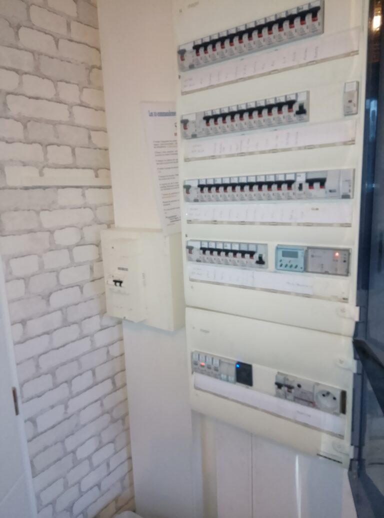 Ajout transformateur 24V DC avec sa protection pour alimenter un visiophone